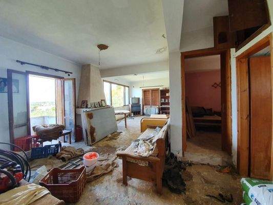 Kreta Sisi - vier Wohnungen in einem großen Garten zur Renovierung