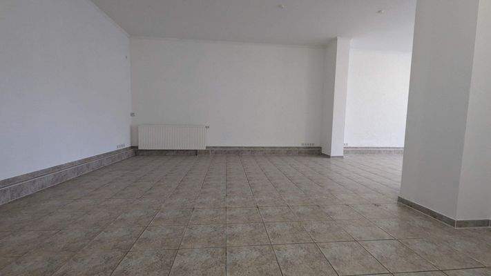 Gewerbeeinheit (EG-rechts)