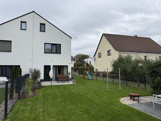 Hinteransicht, Blick zur Terrasse