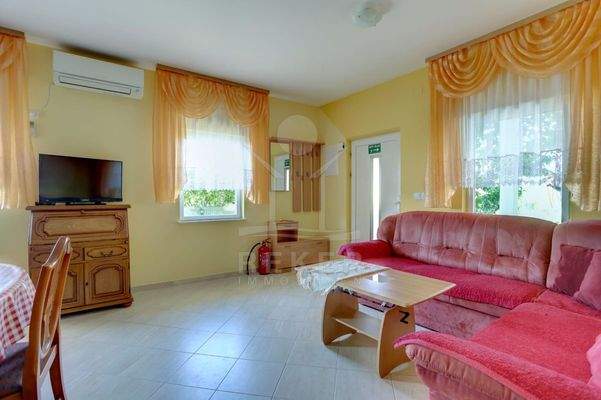 Die Erdgeschosswohnung hat drei Schlafzimmer