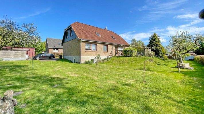 Außenansicht und Garten