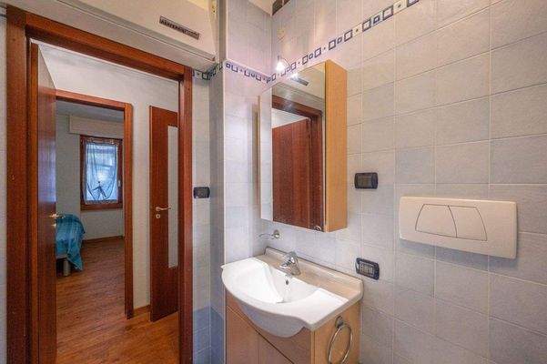 Tecnocasa Garda 0386.jpg