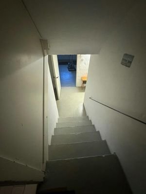 5 Kellertreppe 2