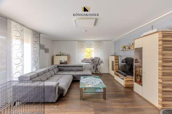 Großzügiger Wohnbereich (Wohneinheit 1)