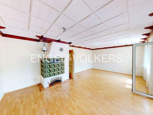 ...mit eingebautem Kachelofen