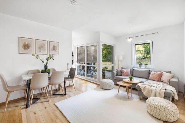 WOHNZIMMER (NEU MÖBLIERT)