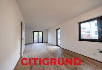 Wohn-/Esszimmer l Offene Küche