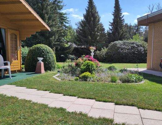 mittlere Gartenanlage