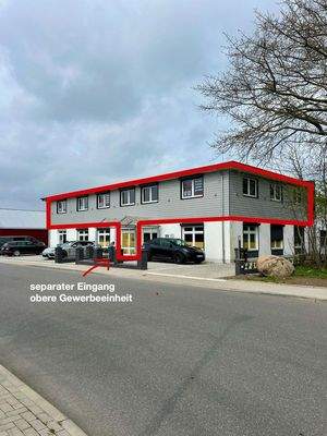 separ. Eingang nur für das OG