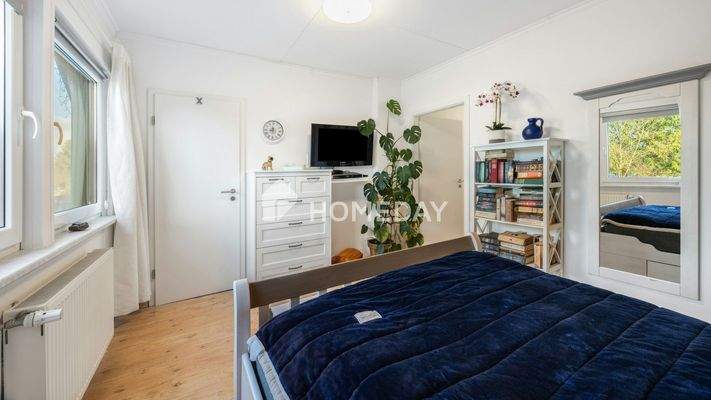 1. OG Schlafzimmer 2