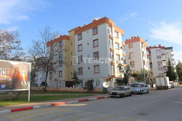 Furnished Apartment in a Complex with Parking Lot in Antalya