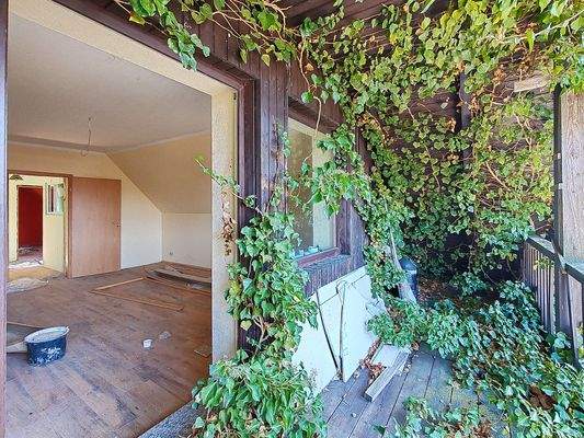 Blick von Loggia ins Zimmer