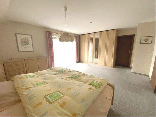 OG-Schlafzimmer 1-Westseite