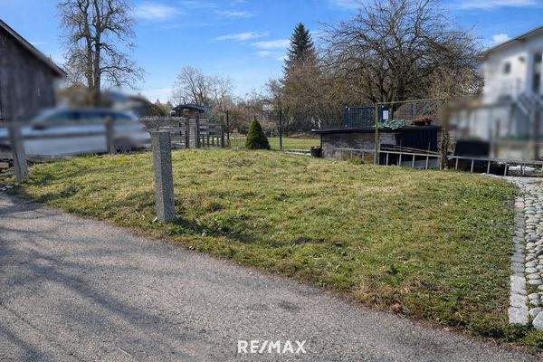 10_Grundstück_KI bearbeitet