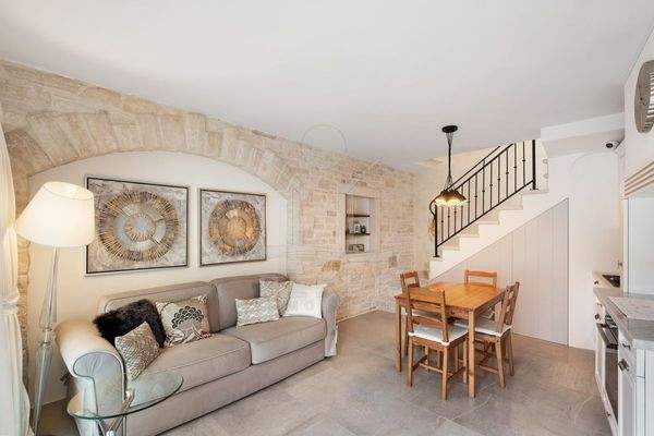 Romantisches Steinhaus-Reihenhaus in Novigrad: Nur 30 m vom Meer entfernt