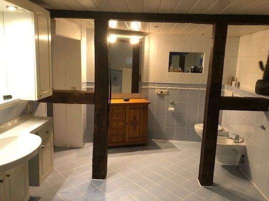 Teilansicht vom Badezimmer