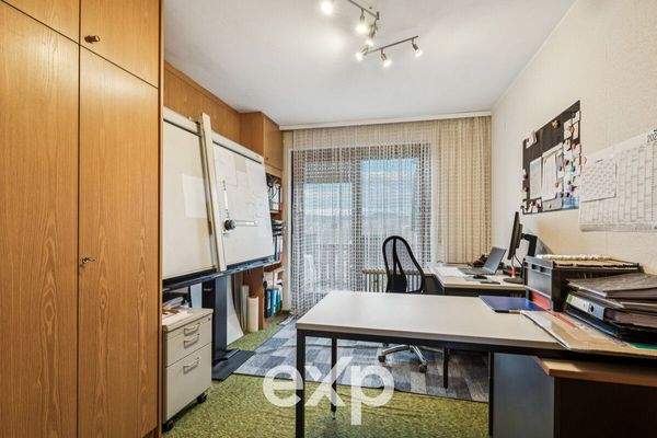 Büro / Kinderzimmer EG