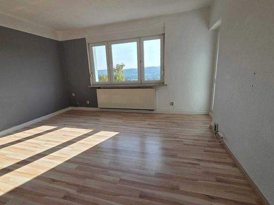 Meiningen, Am Drachenberg 7 (3. OG Links, Nr. 7) (2)