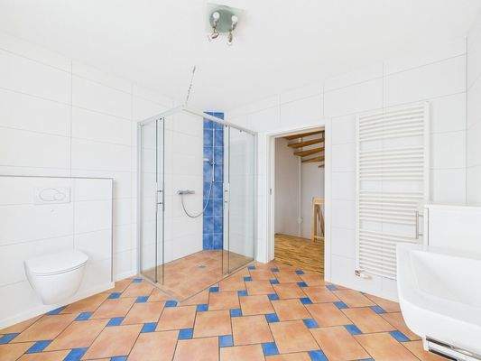 mit ebenerdiger Dusche