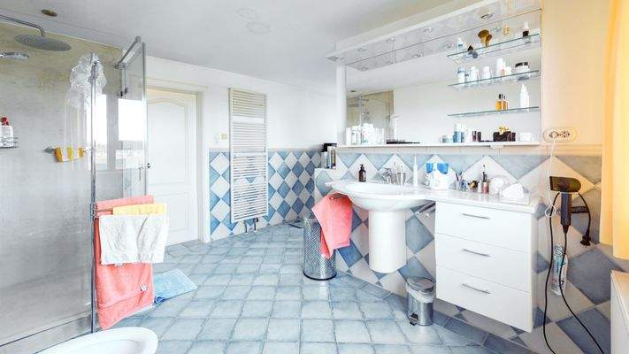 Teilansicht Badezimmer OG