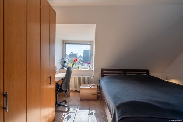 Zimmer ca. 12 m² im Dachgeschoss