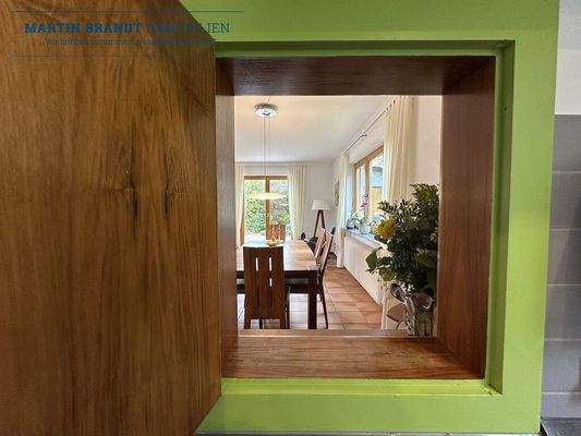 Durchreiche von der Küche ins Wohn- u. Esszimmer