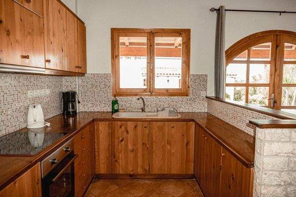 Kreta, Roumeli: Wunderschöne Villa auf dem Land