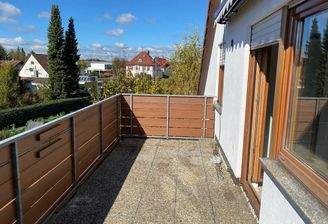 Balkon mit neuer elektr. Markise