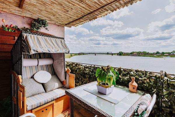 Sonnige Loggia mit Elbblick 