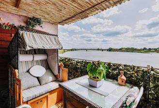 Sonnige Loggia mit Elbblick 