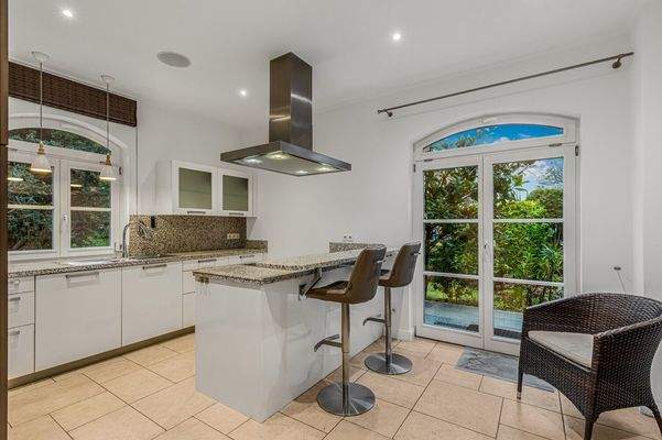 Neuwertige Einbauküche