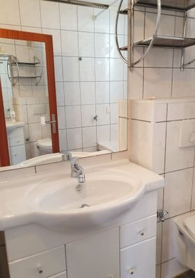 Bad mit Badewanne