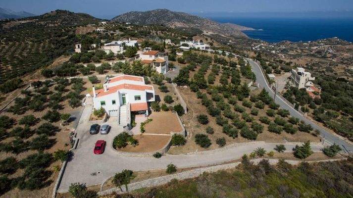 Kreta, Achlada: Luxusvilla im Gebiet Gazi zu verkaufen