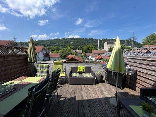 Die weitläufige Dachterrasse