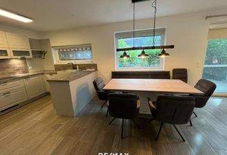 Küche mit Essbereich