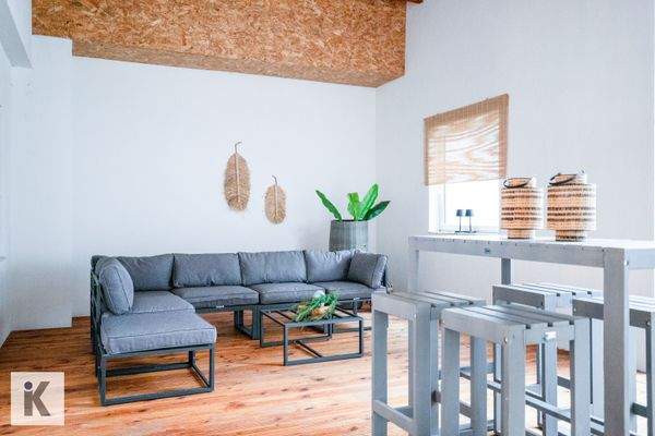 Überdachte Terrasse mit Lounge