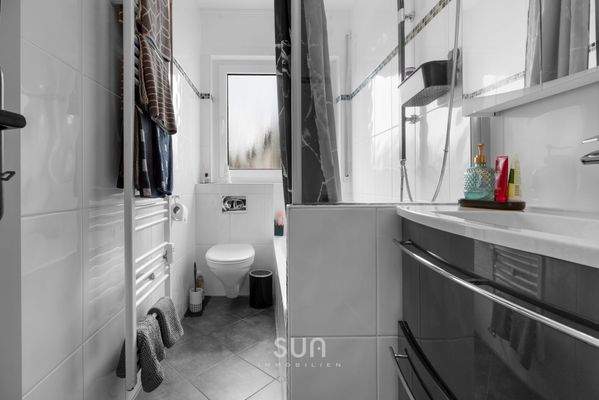 BADEZIMMER MIT TAGESLICHT 