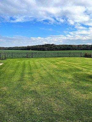 großzügiger Garten/Spielbereich