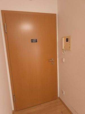 Eingangstür mit Videoanlage