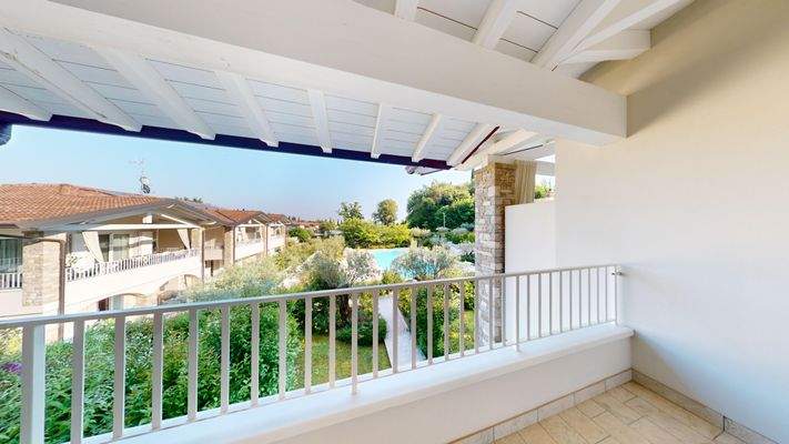 EB-035-367-Villino-in-residence-Padenghe-sul-Garda