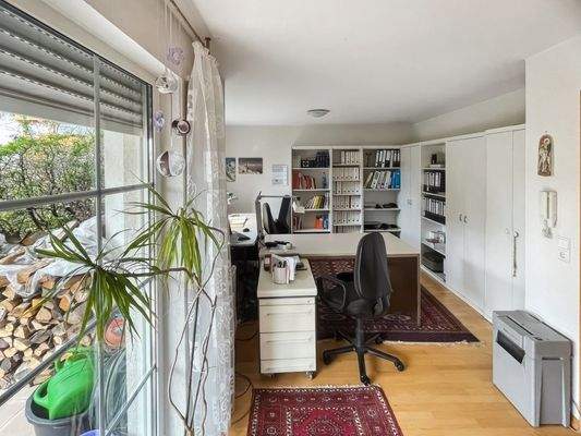 Arbeitszimmer im Kellergeschoss