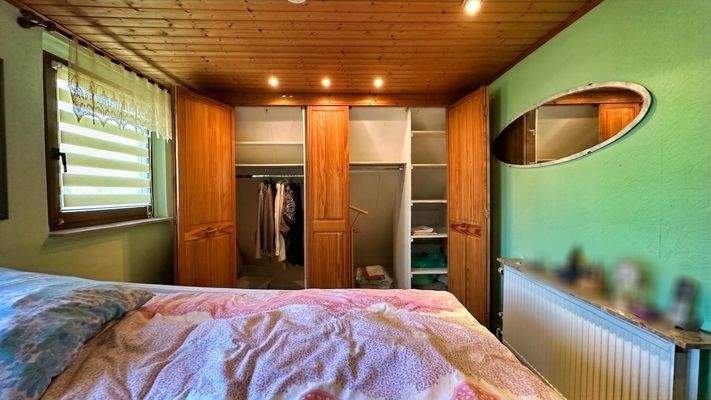 Zimmer 2 DG mit Einbauschrank