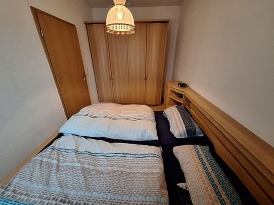 Schlafzimmer im EG.jpg