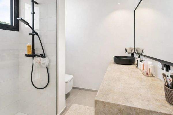 En suite Badezimmer im Erdgeschoss