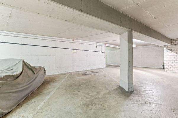 Breiter TG-Stellplatz