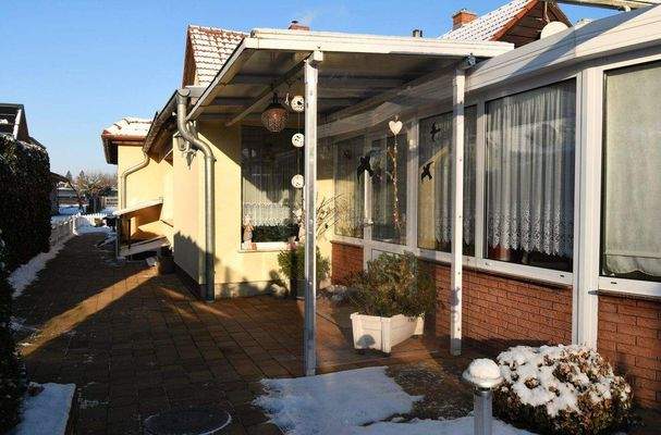 Überdachter Eingangsbereich