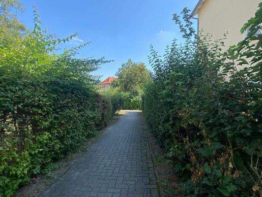 Wege innerhalb des Wohngebiets