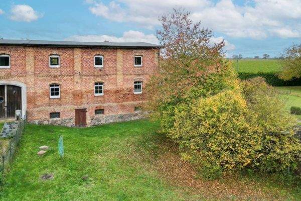 Luftaufnahme Außenansicht hinten