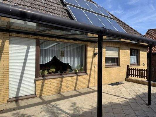 Terrasse mit Überdachung