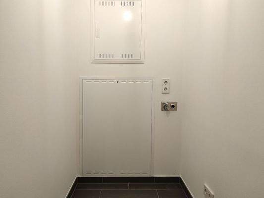 Abstellraum mit WA-Anschluss